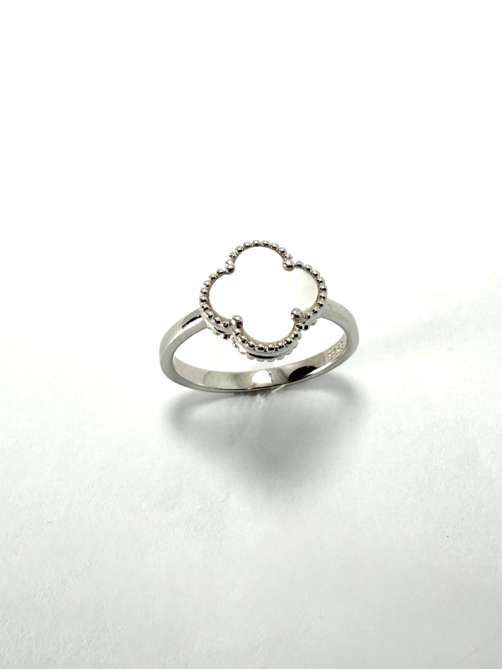 Silver mother of pearl 4 leaf clover ring