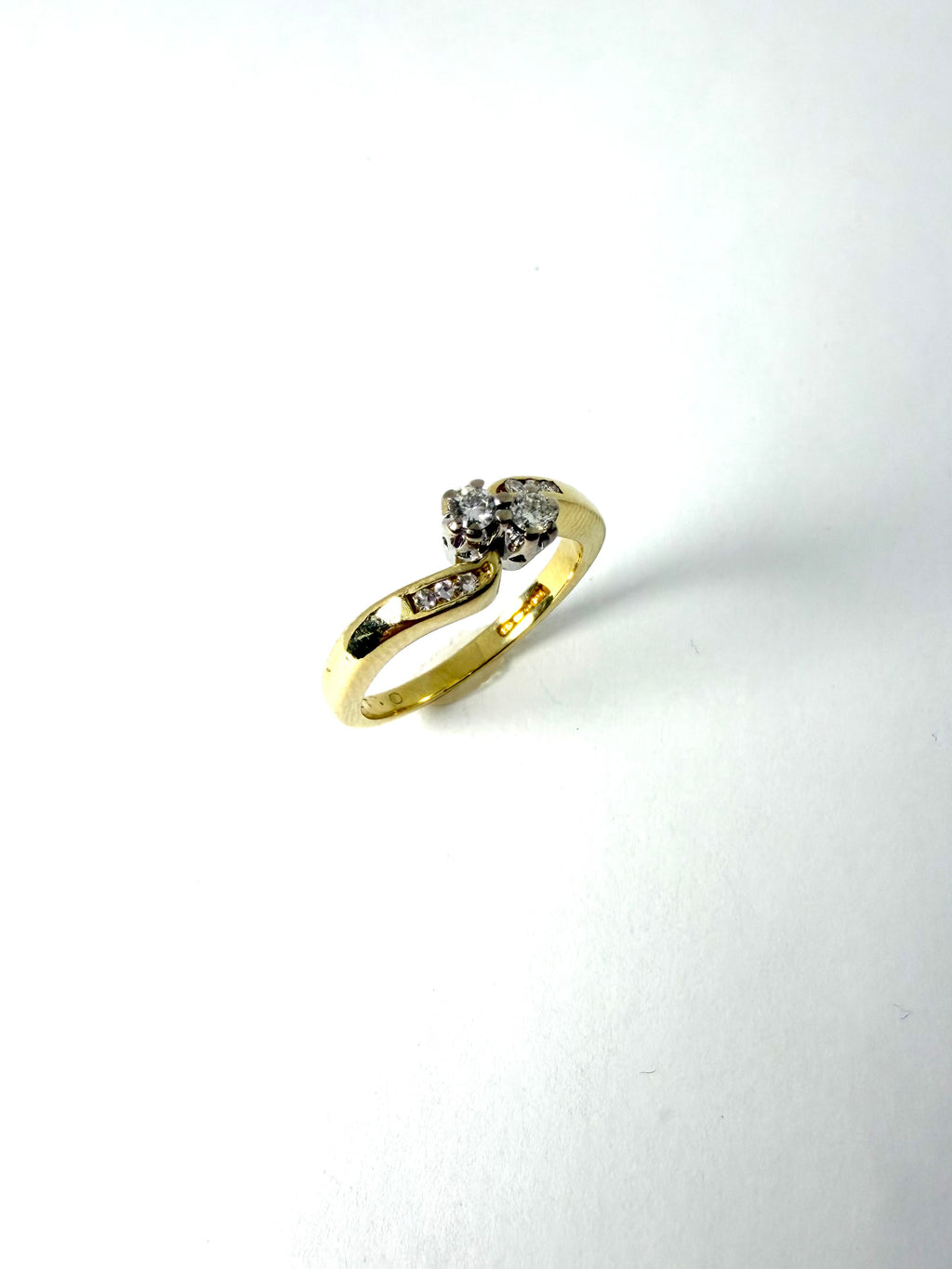 18ct 2 stone diamond ring