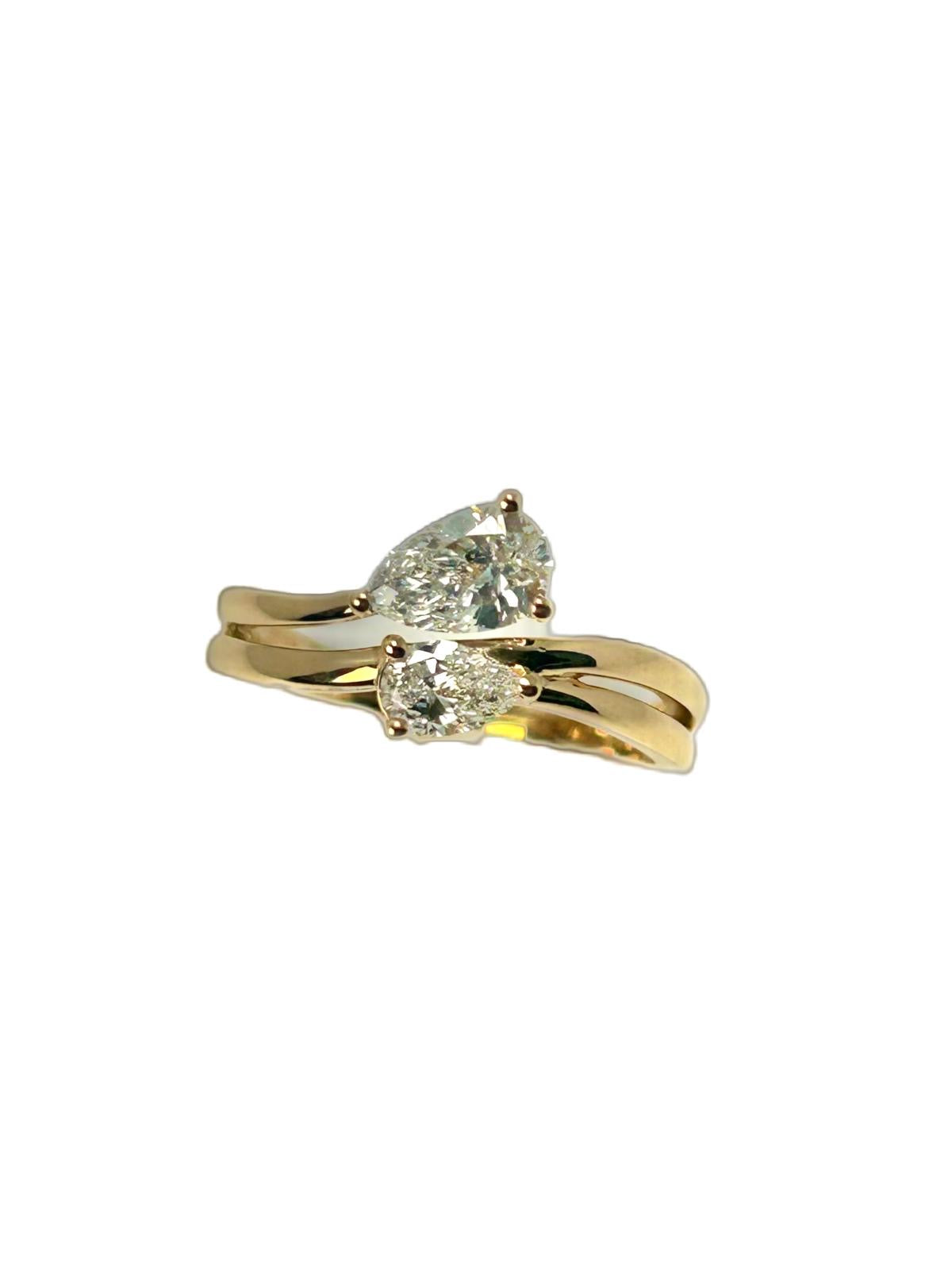 Lab diamond toi et moi pear shape ring