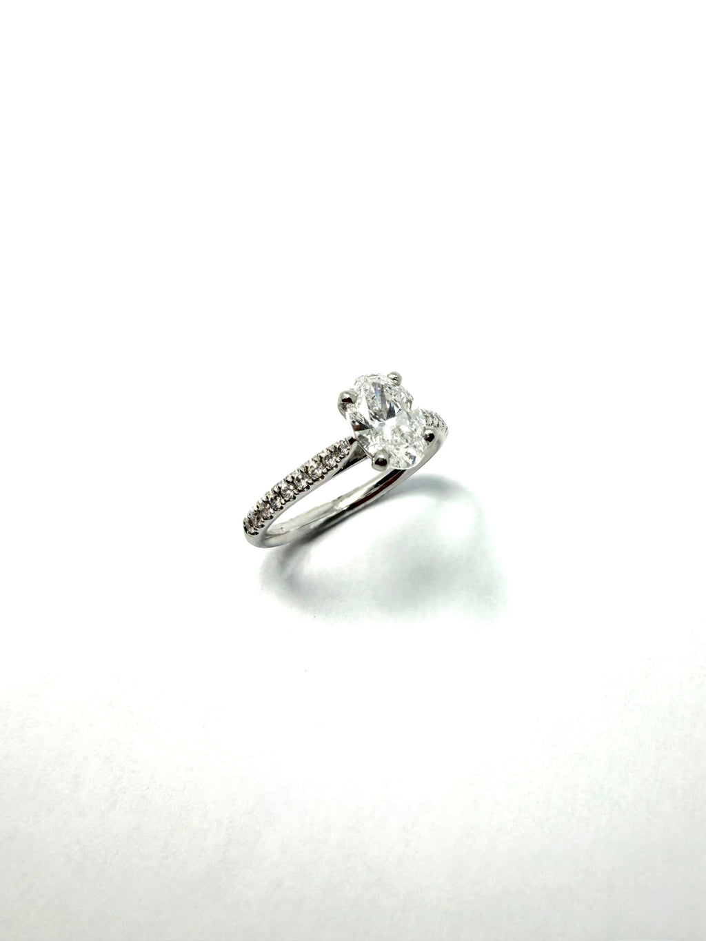 Platinum 1.05ct lab grown oval diamond ring