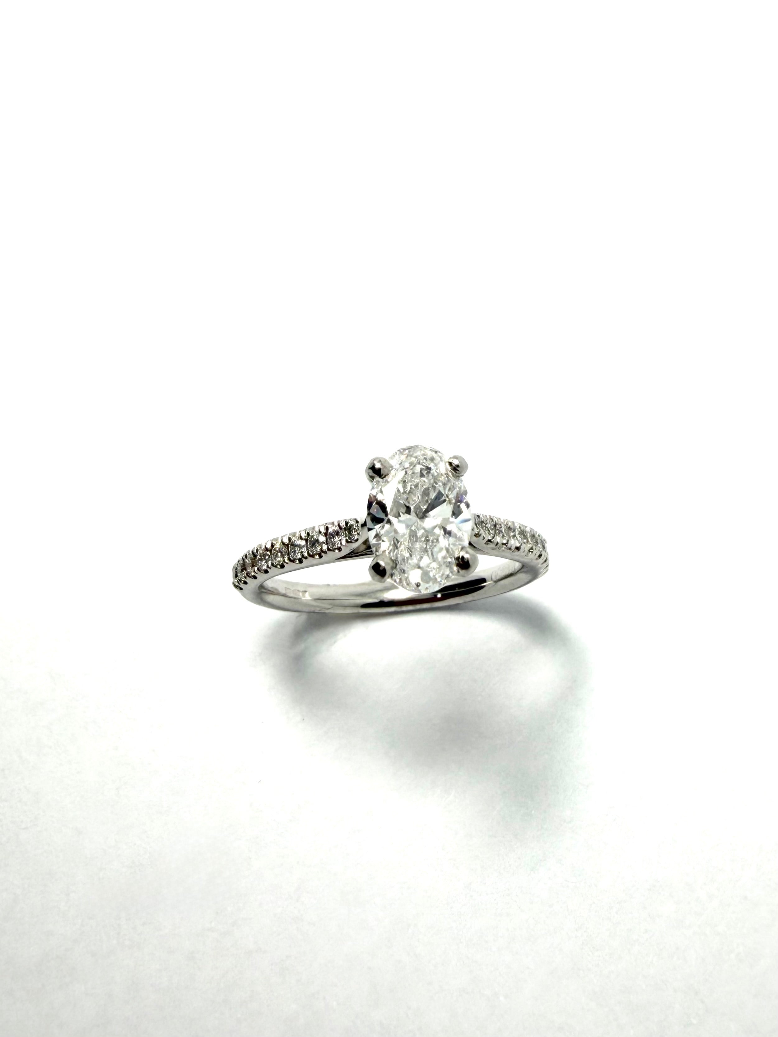 Platinum 1.05ct lab grown oval diamond ring