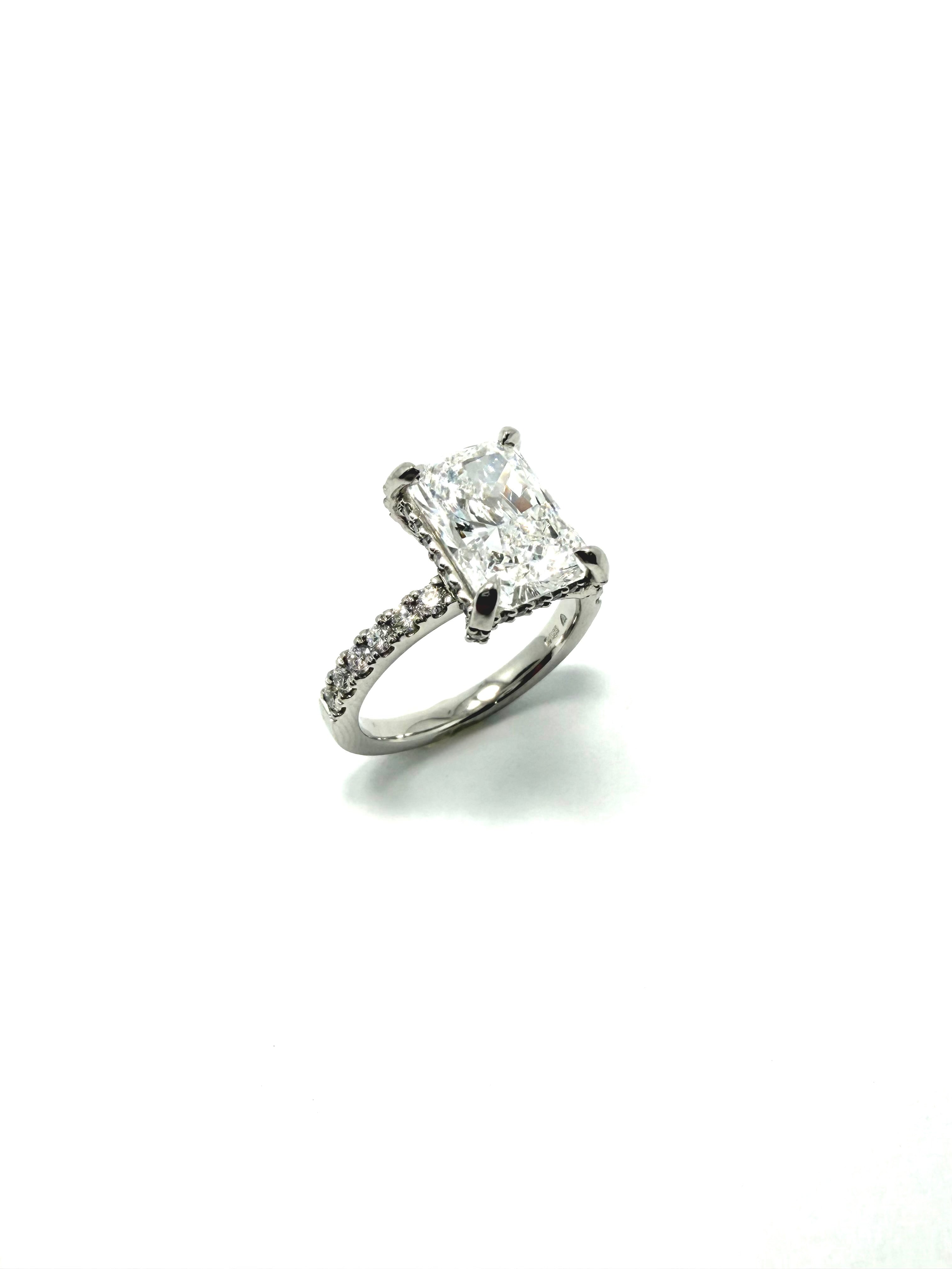 Platinum 3.08ct radiant cut lab grown diamond ring