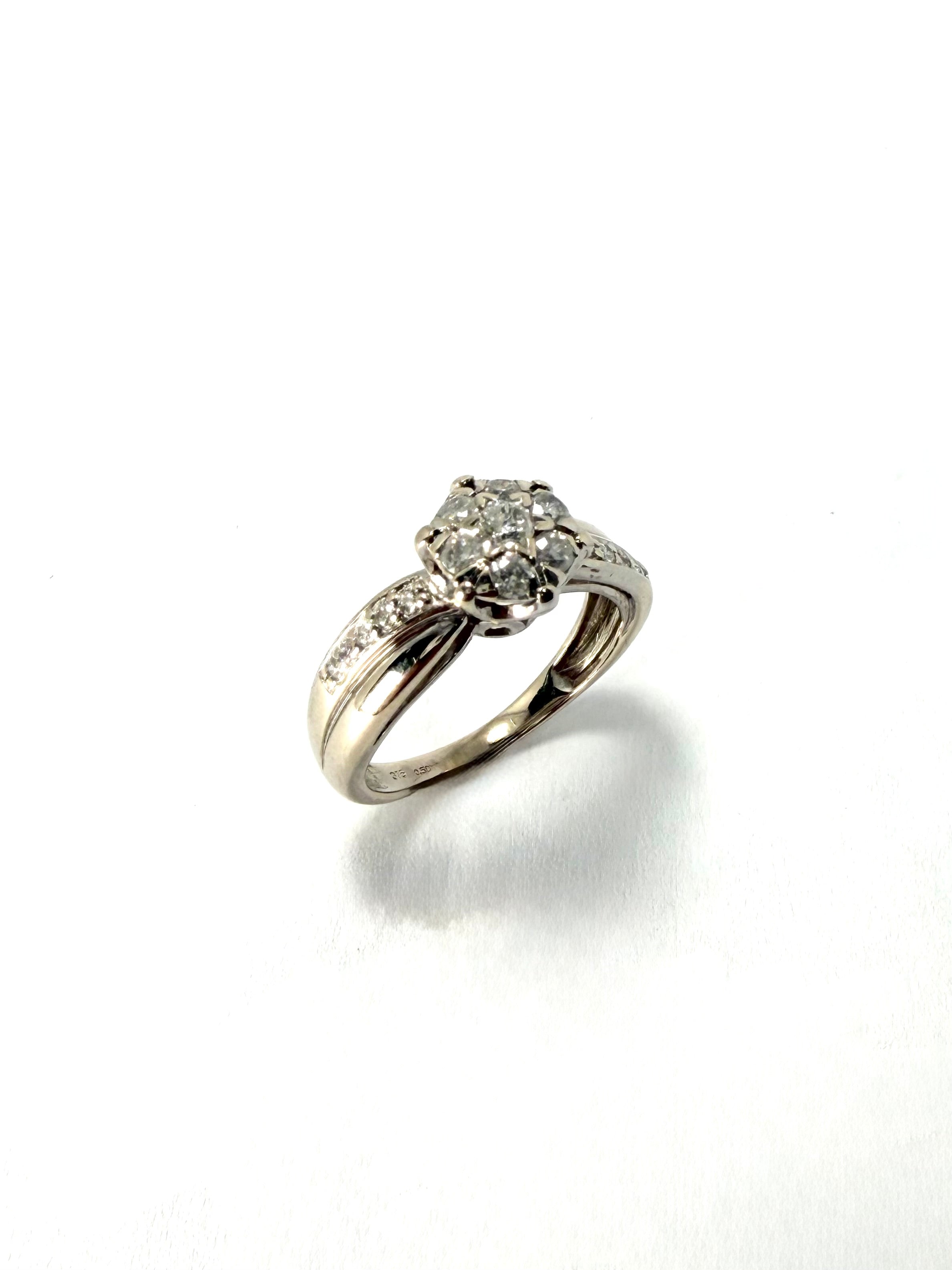 9ct white gold & 50pts diamond ring