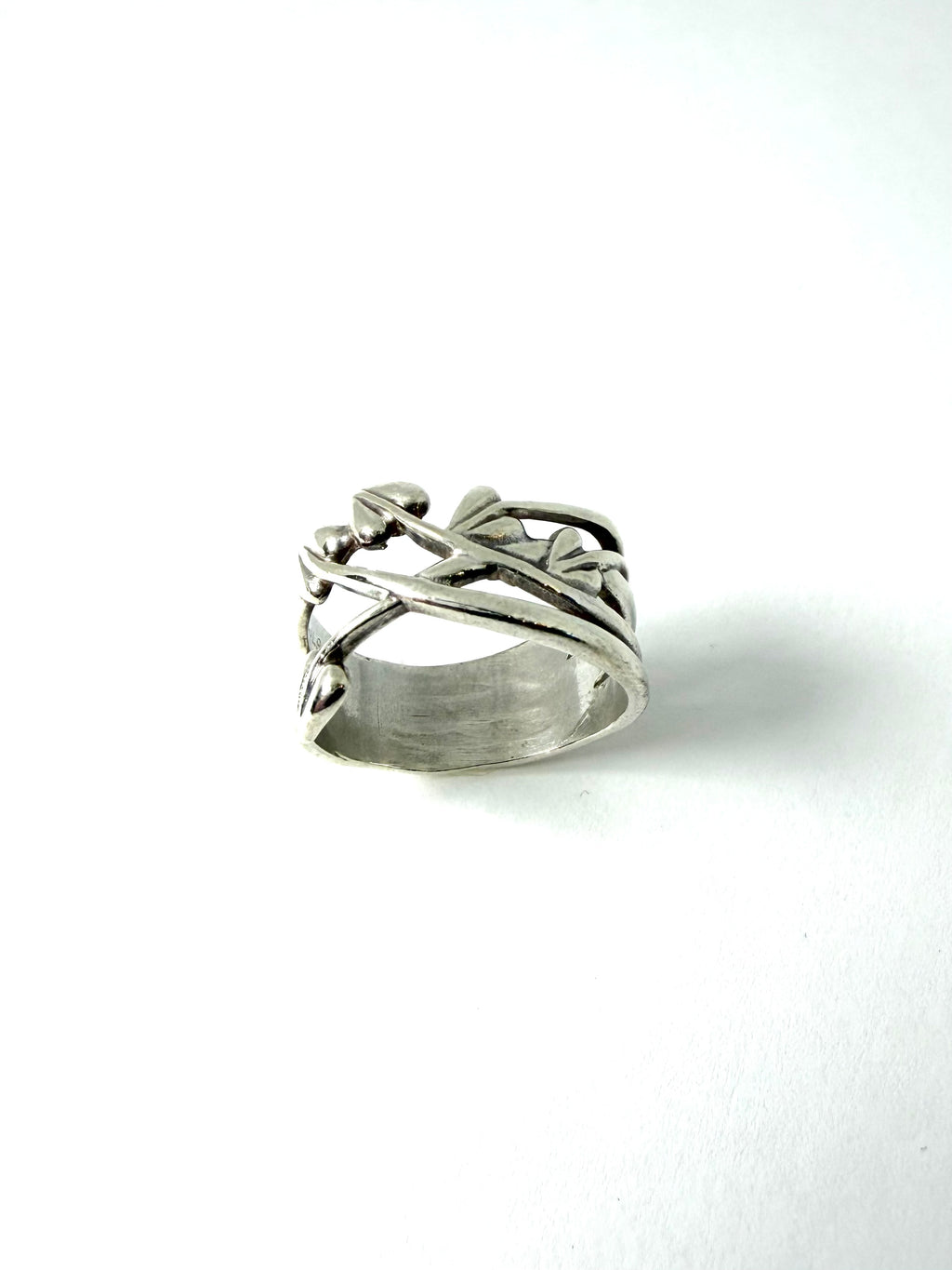 Silver heart ring