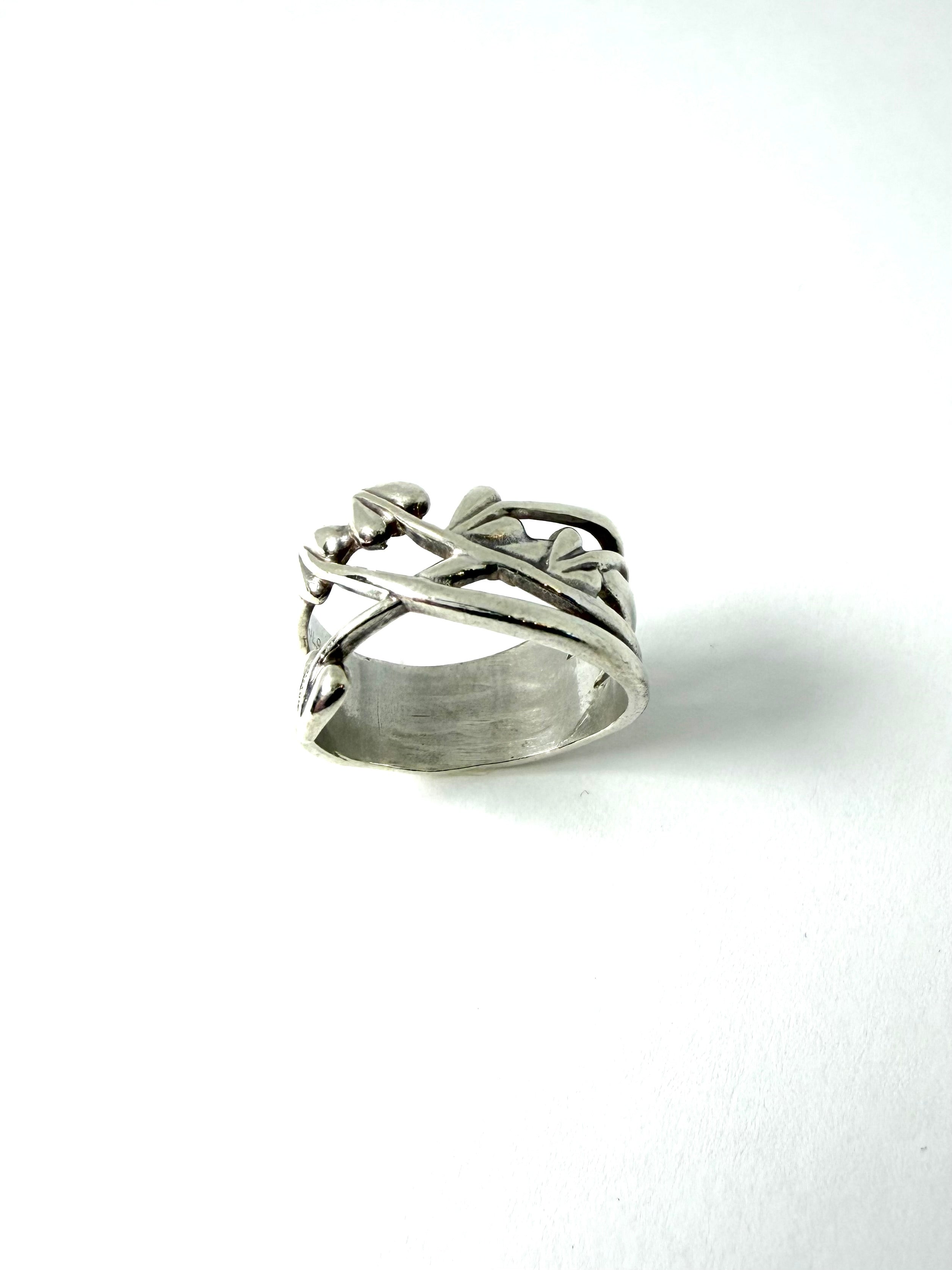 Silver heart ring