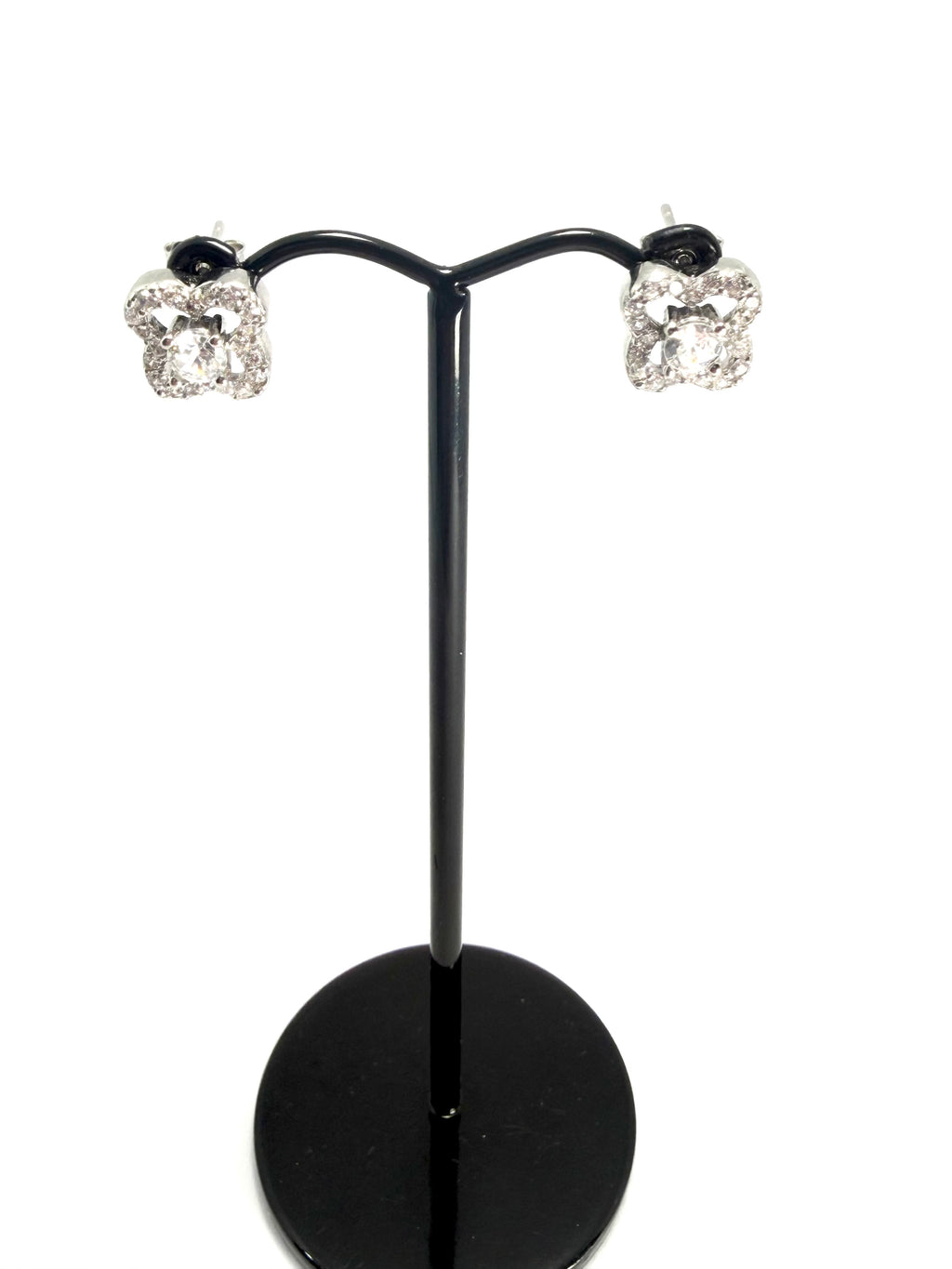 Silver cubic zirconia clover stone stud earrings