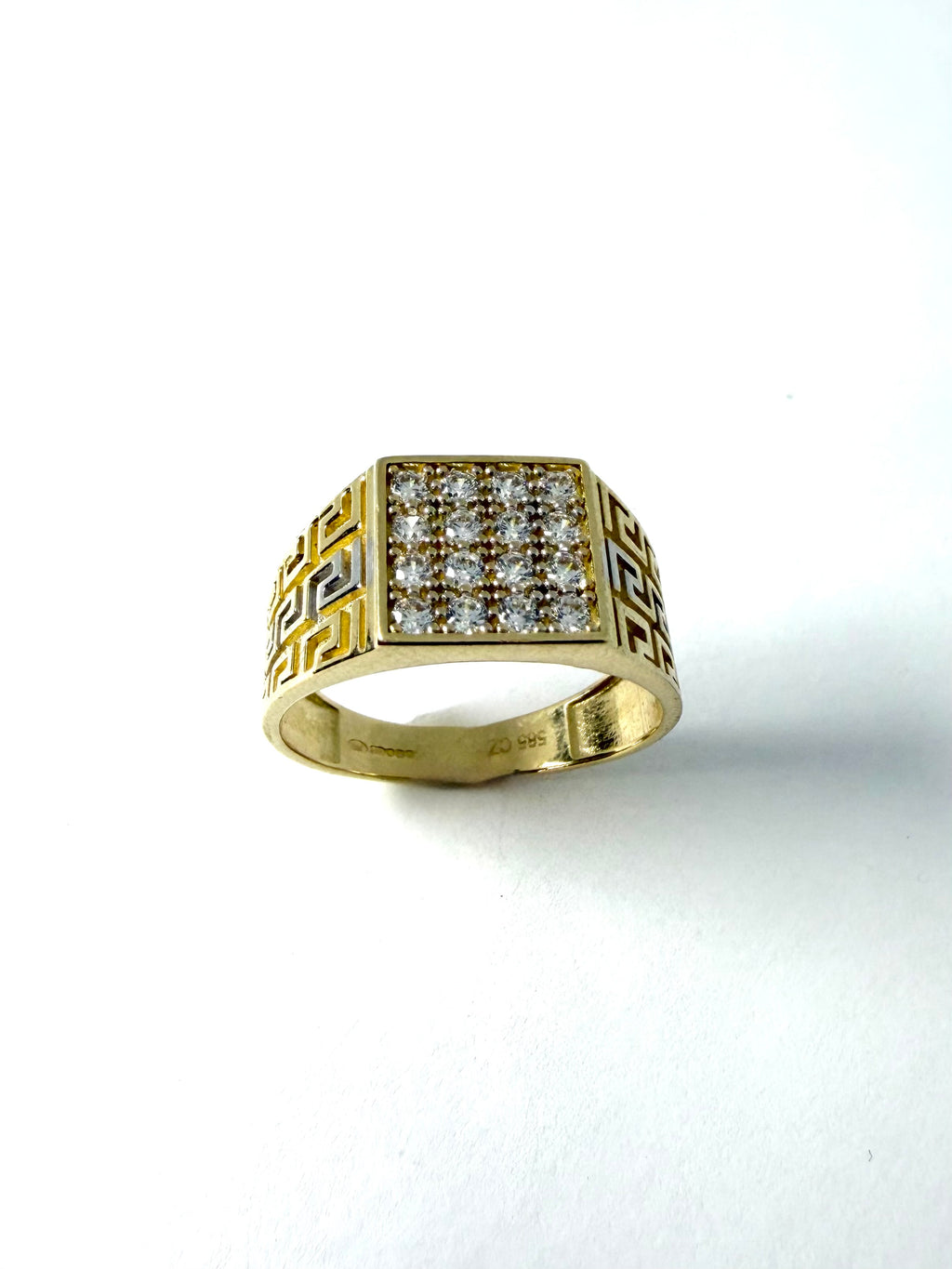 14ct gold cz gents ring