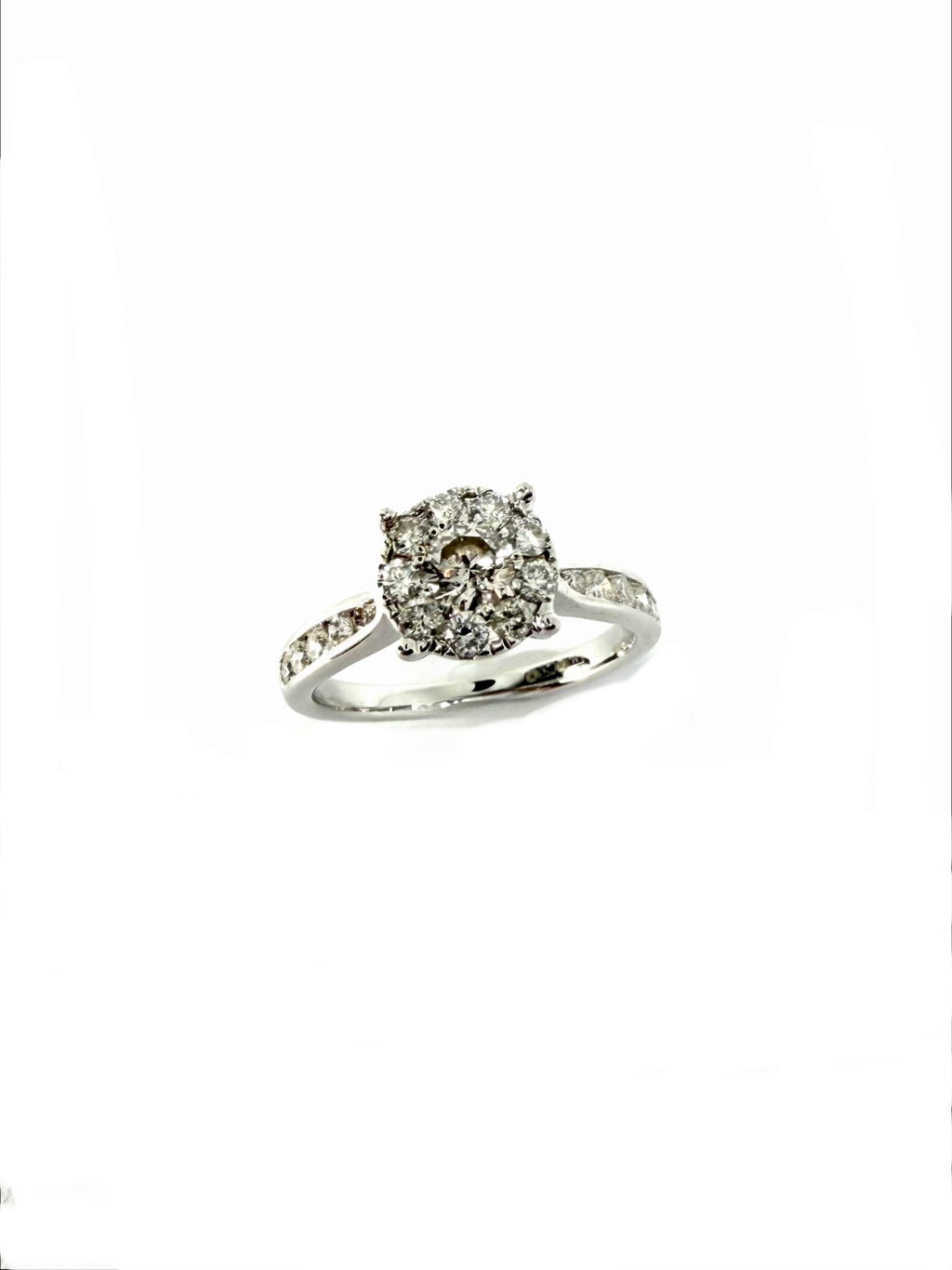 18ct white gold & 50pts diamond ring