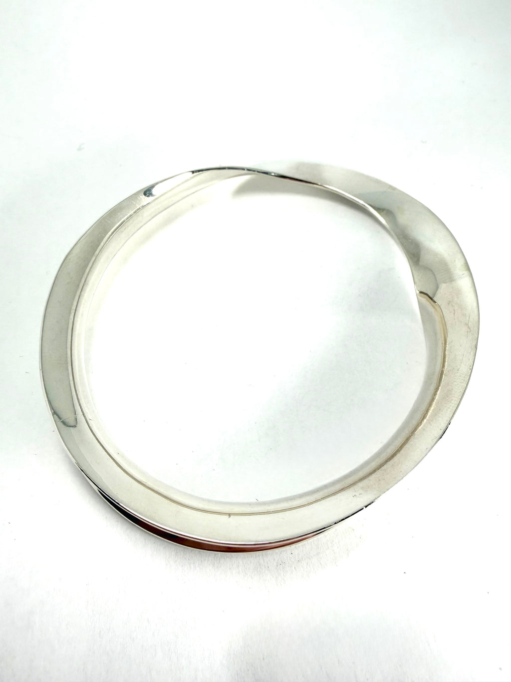 Silver mobius bangle bracelet