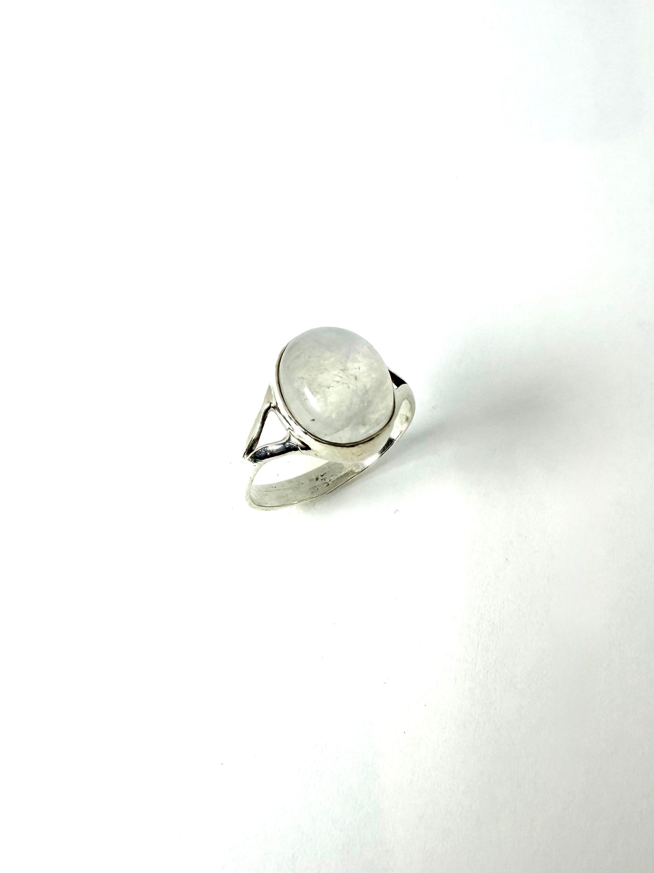 Silver moonstone ring