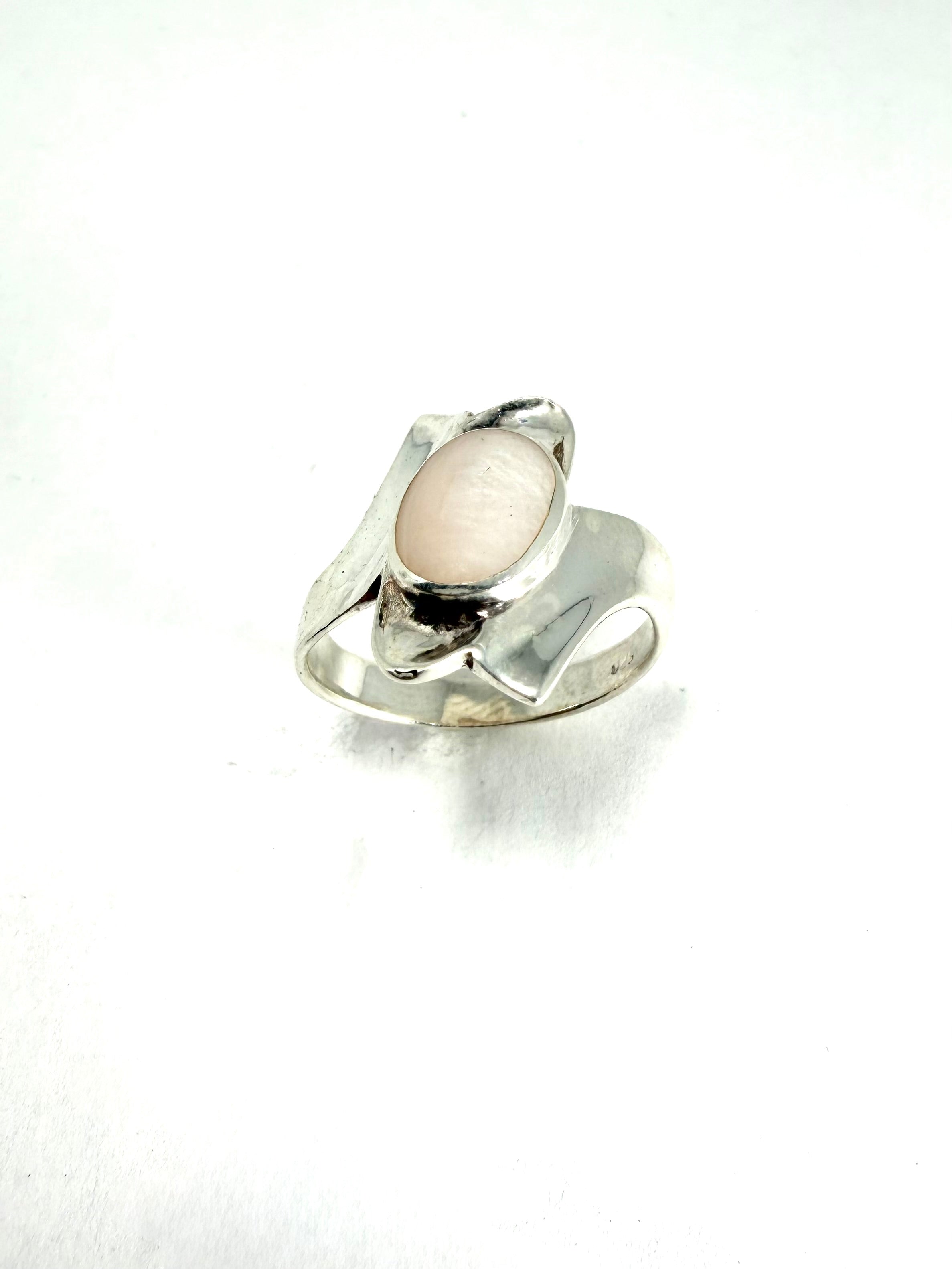 Silver real mother of pearl ring