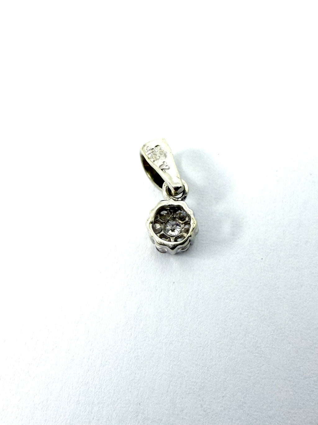 9ct white gold diamond multi-stone pendant