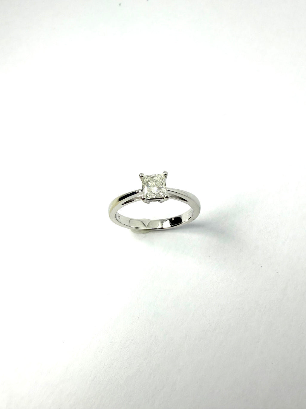 18ct white gold princess cut diamond ring