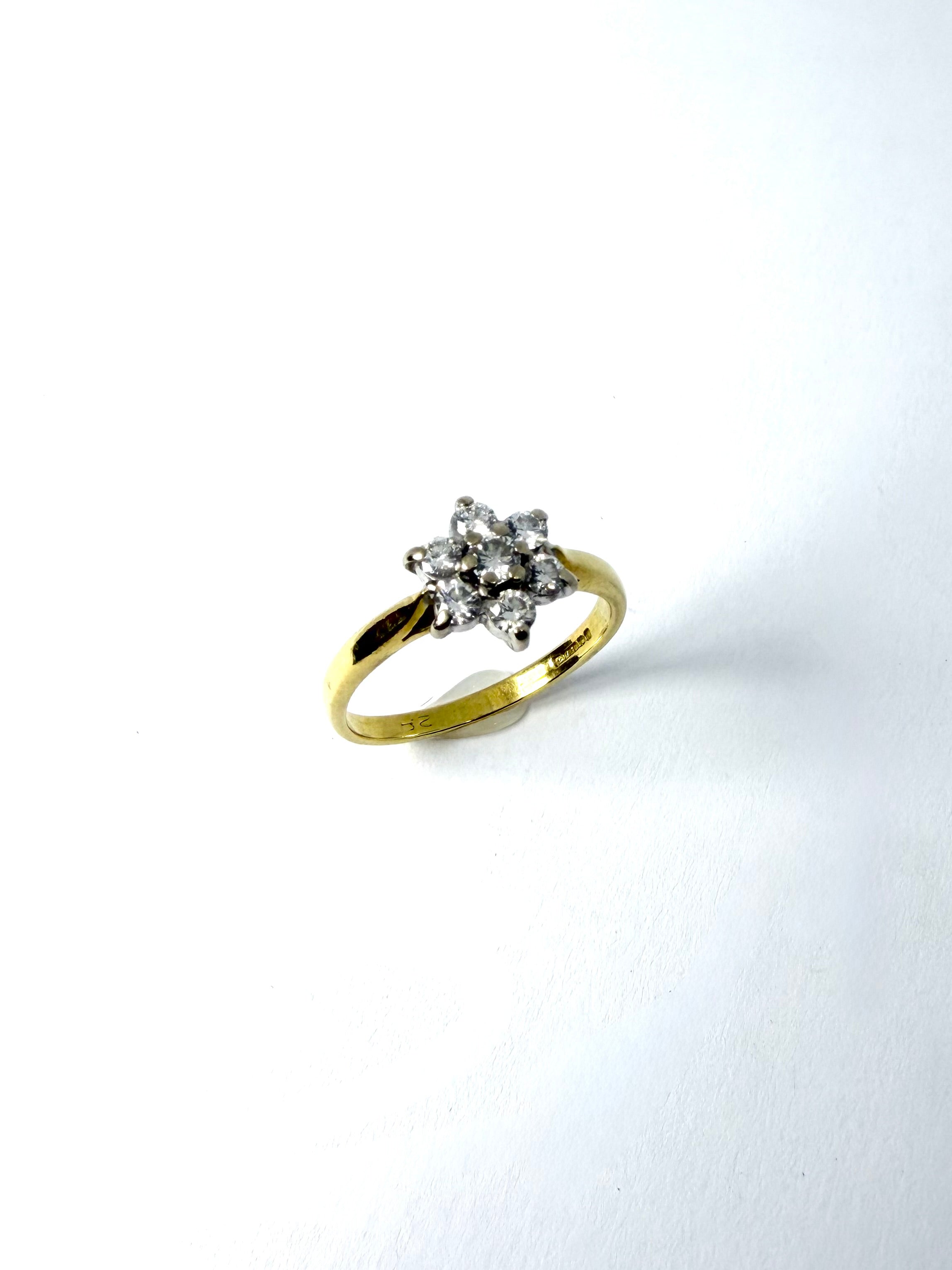 Yellow gold 18ct diamond ring