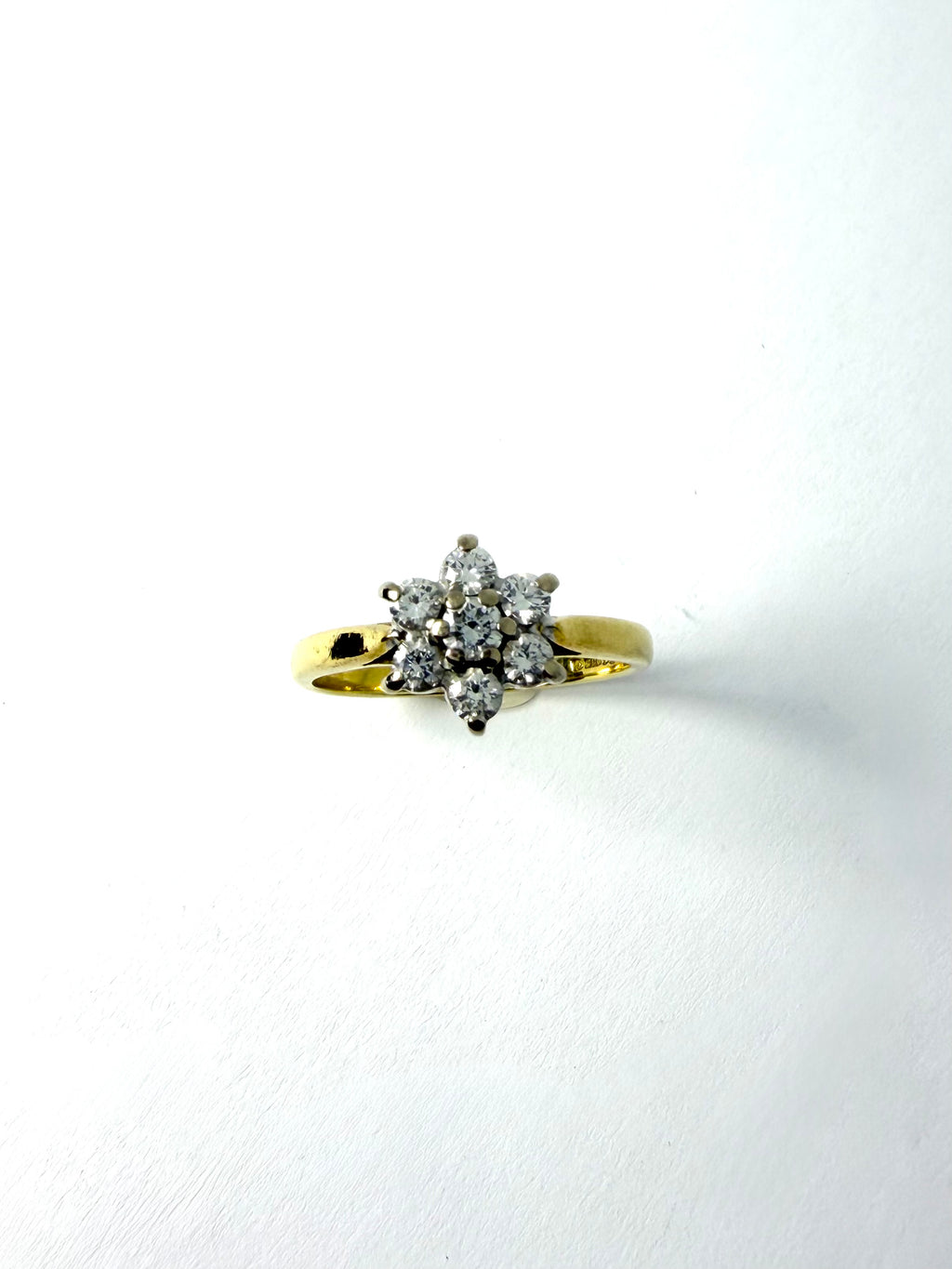 Yellow gold 18ct diamond ring