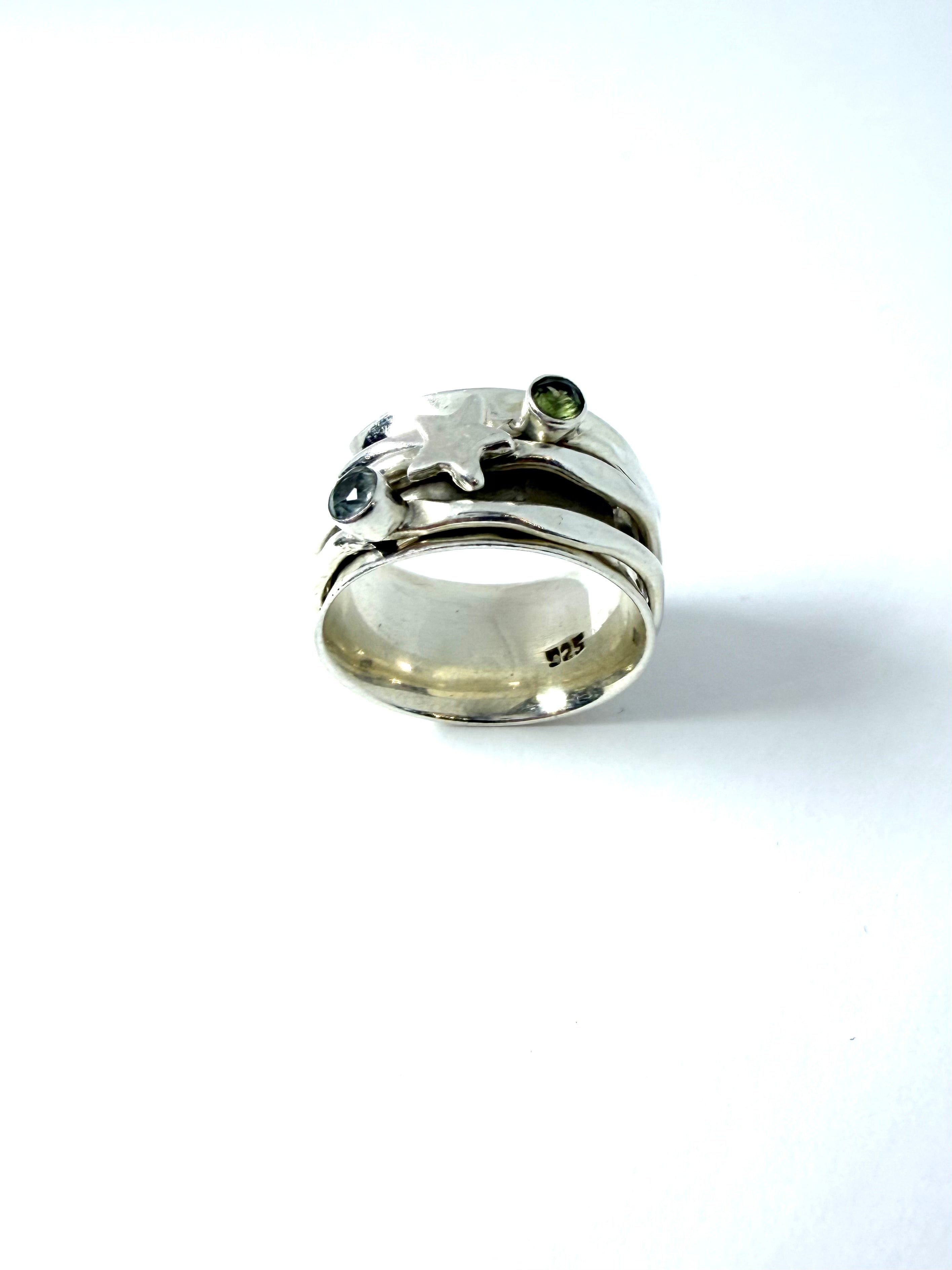 Silver spinning star ring