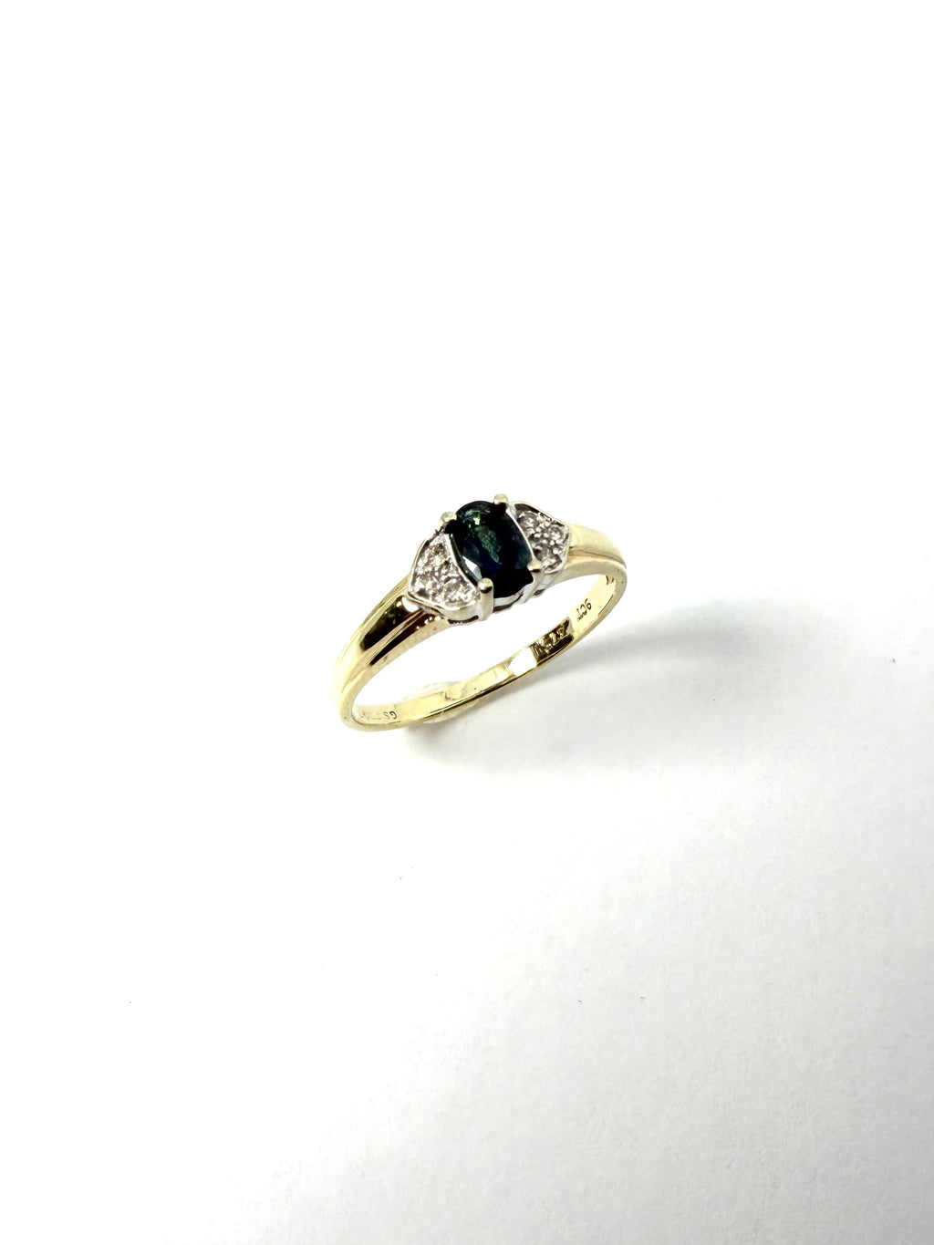 9ct teal sapphire and diamond ring