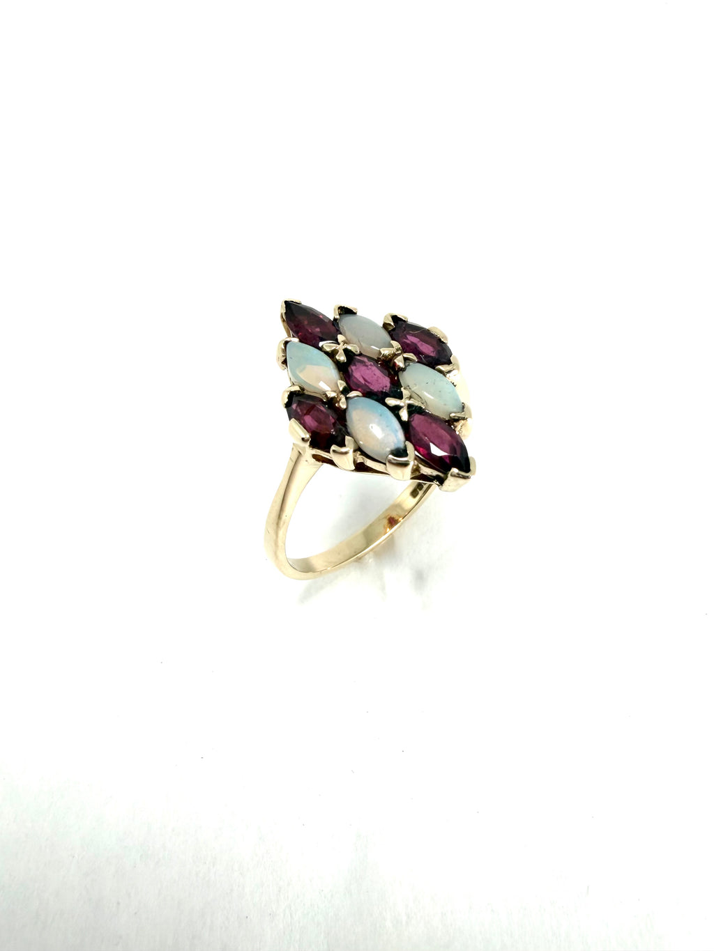 9ct gold garnet and opal ring