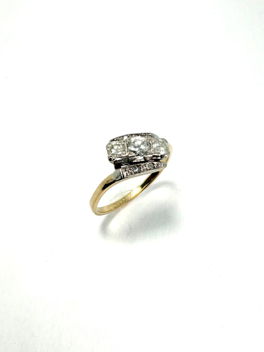 18ct vintage traditional cut diamond ring