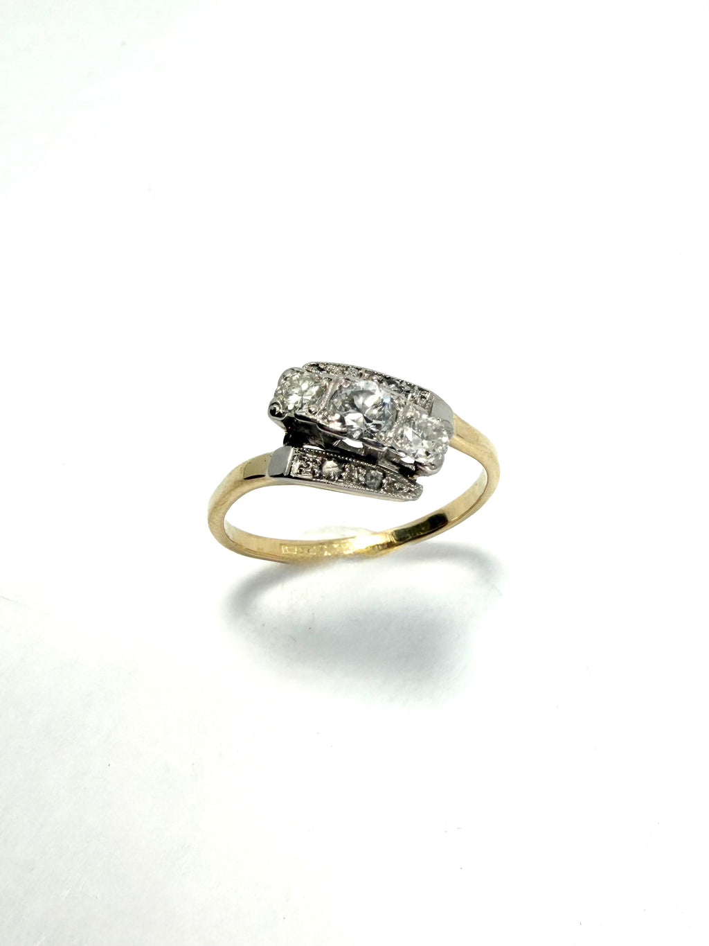 18ct vintage traditional cut diamond ring