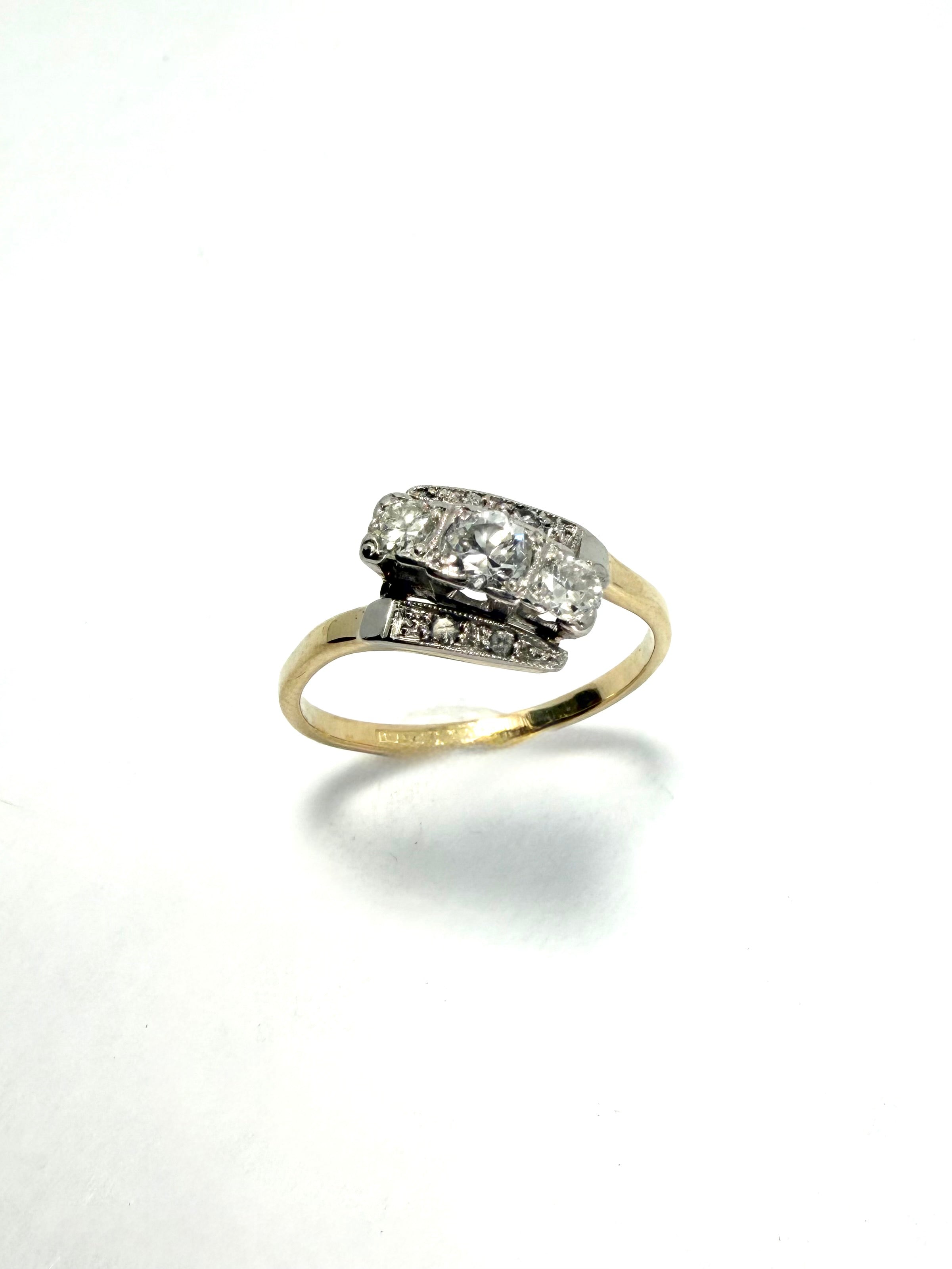 18ct vintage traditional cut diamond ring